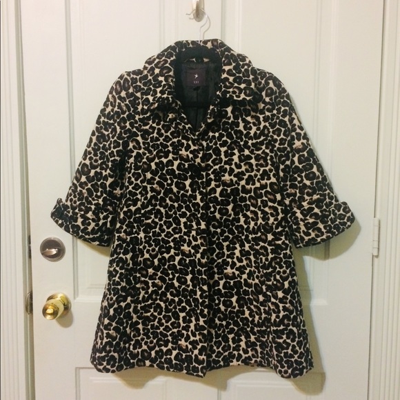 Forever 21 Jackets & Blazers - 🖤Leopard 4 Ever Swing Back Print Black Cream Coat